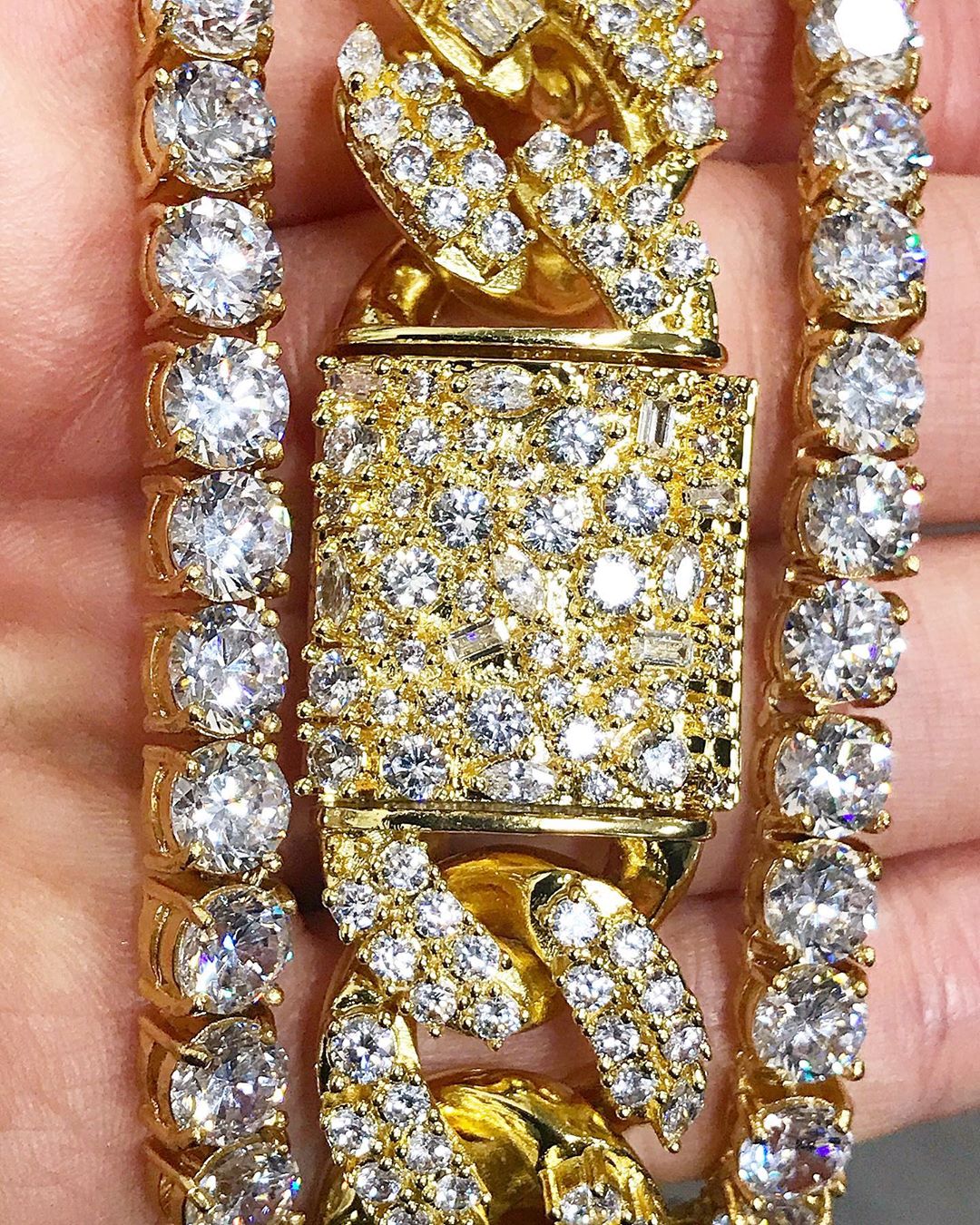 Diamond chains and gold custom jewelry, order from hiphopbling.com for your jewelry. 