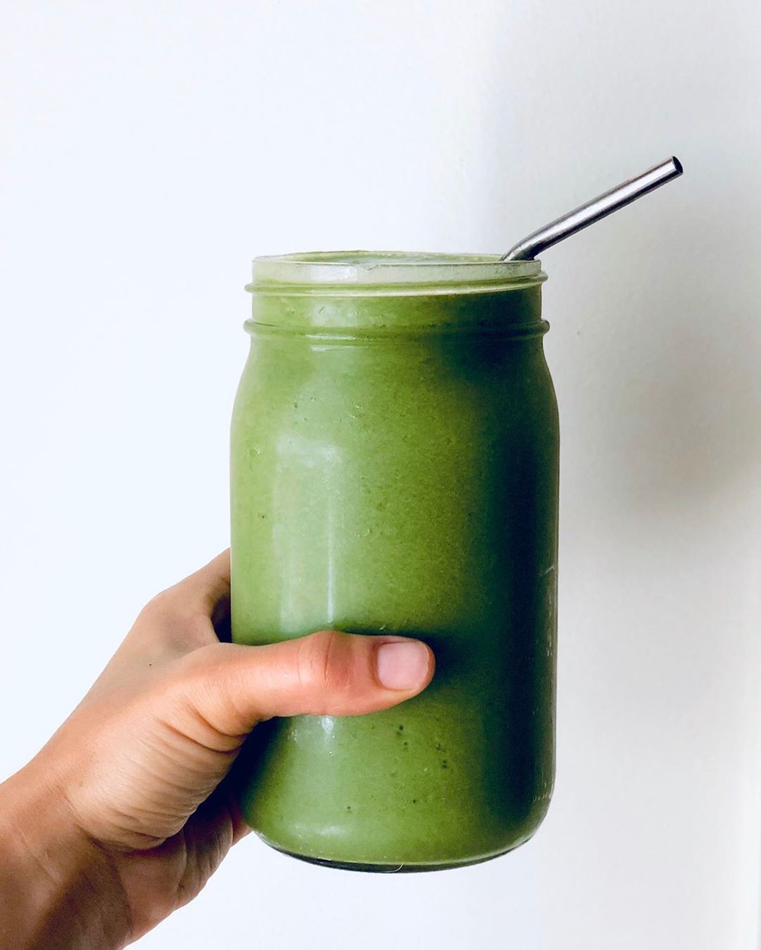 Today's smoothie is green in honor of earth day!! - Elle Valentine